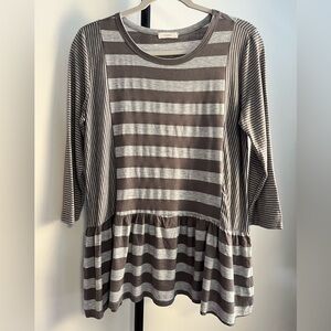 EUC ODDY Gray Striped Long Sleeve Top Ruffle Hem Medium